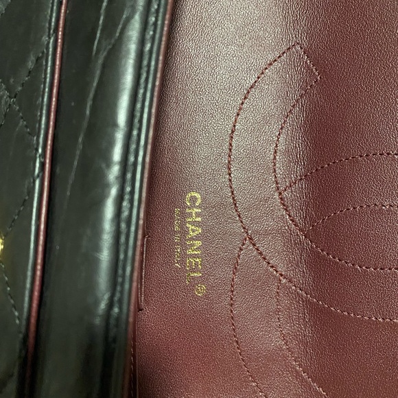 Brand new Chanel 2.55 maxi reissued hand bag - Picture 6 of 8